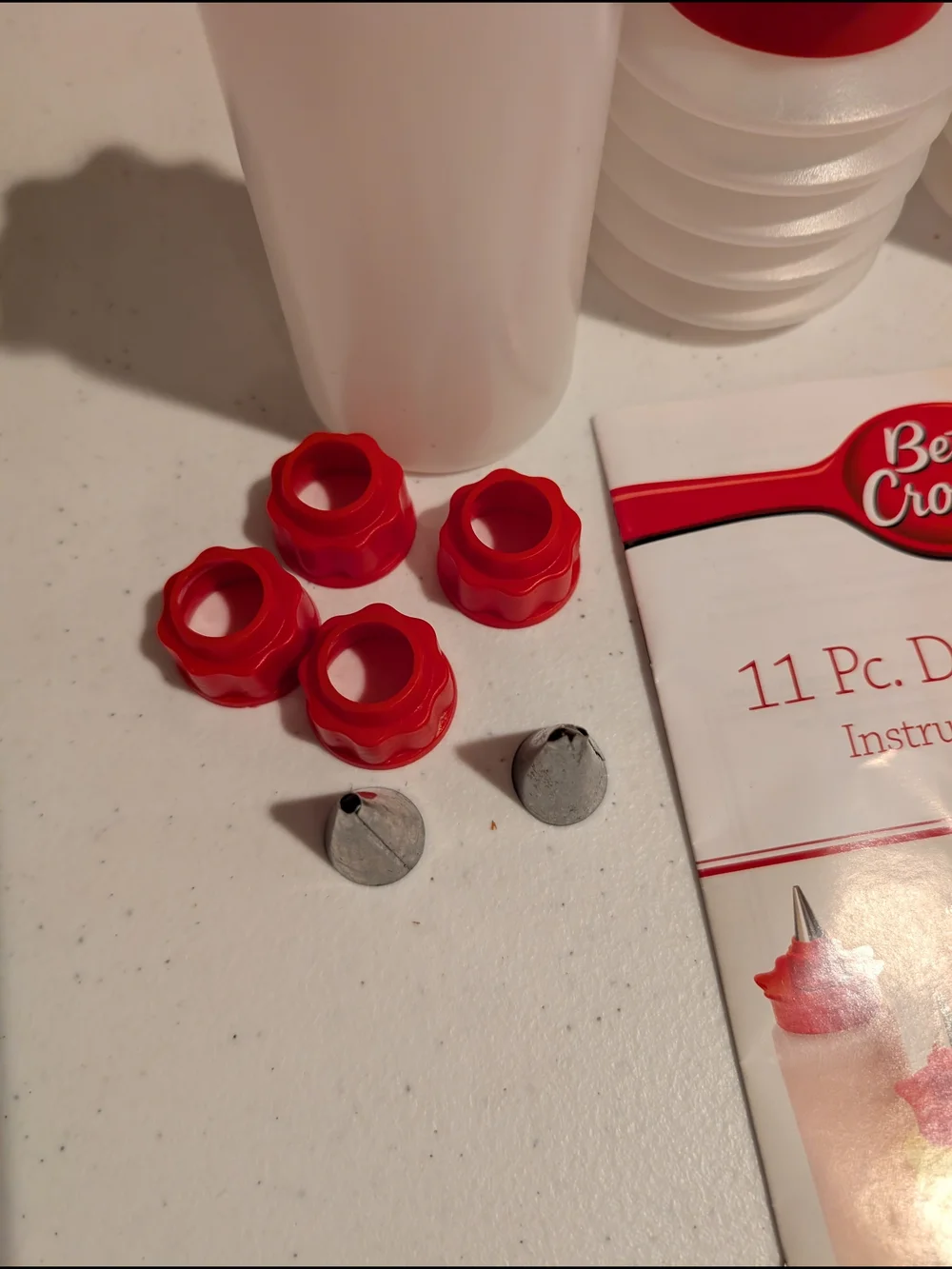 Betty Crocker Red and White 11-Piece Decorating Kit